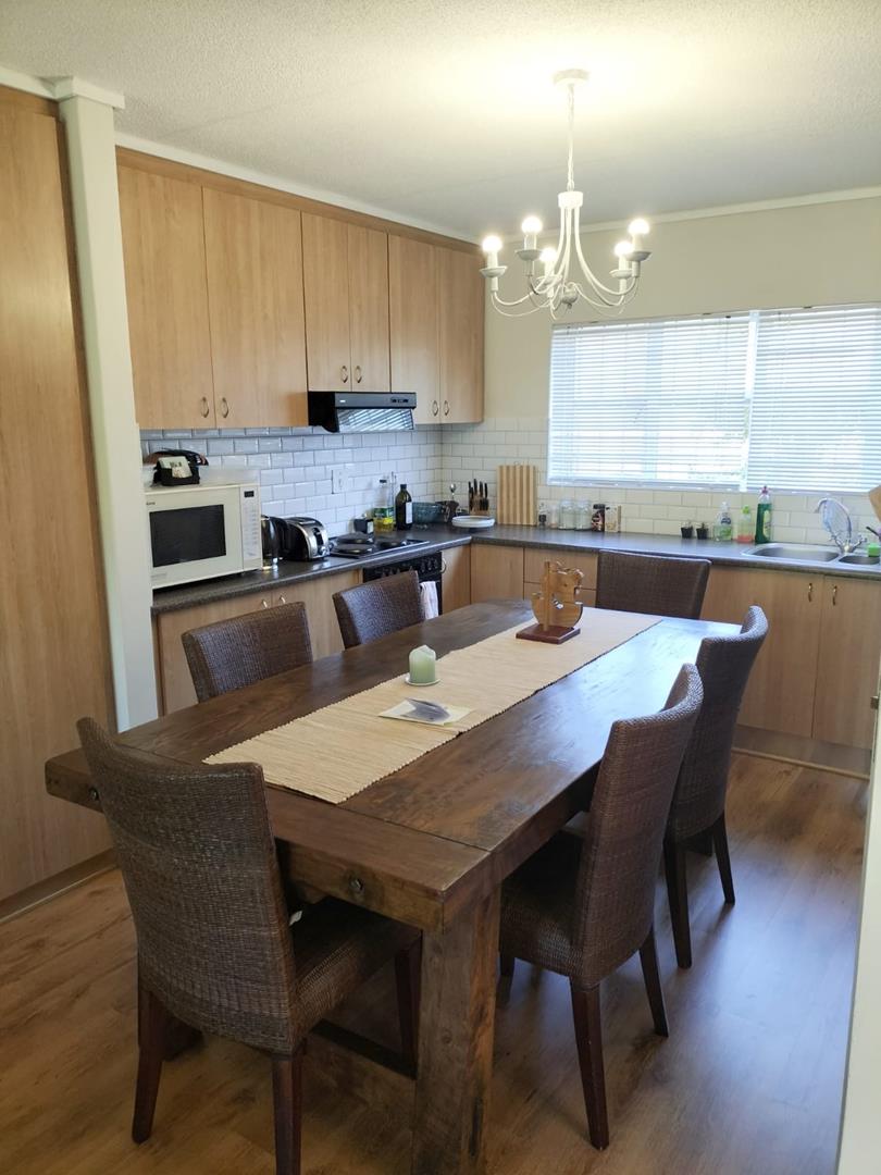 3 Bedroom Property for Sale in Onder Papegaaiberg Western Cape